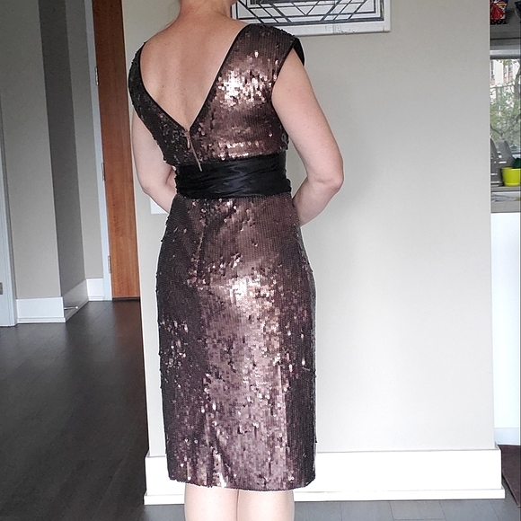 ๐ 3X HOST PICK ๐ BCBG MaxAzria Sequins Cocktail Dress - Picture 4 of 15